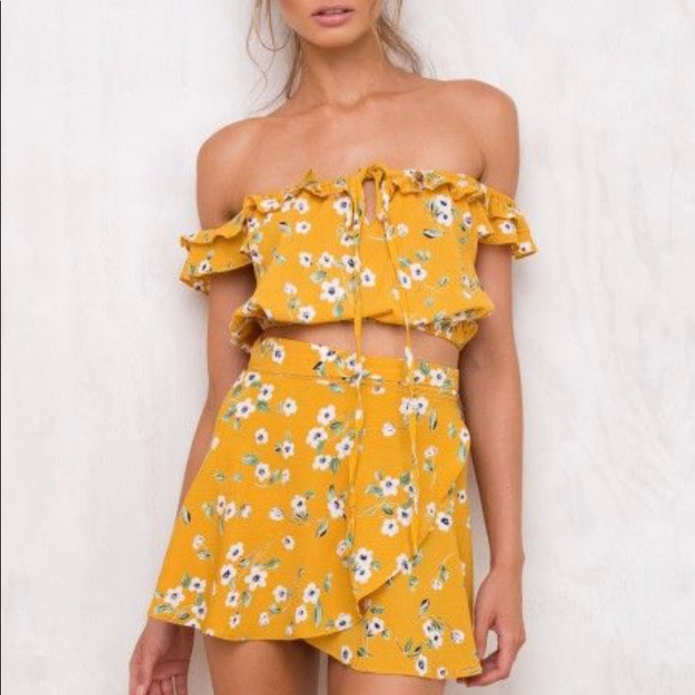 Skirt and top set size small